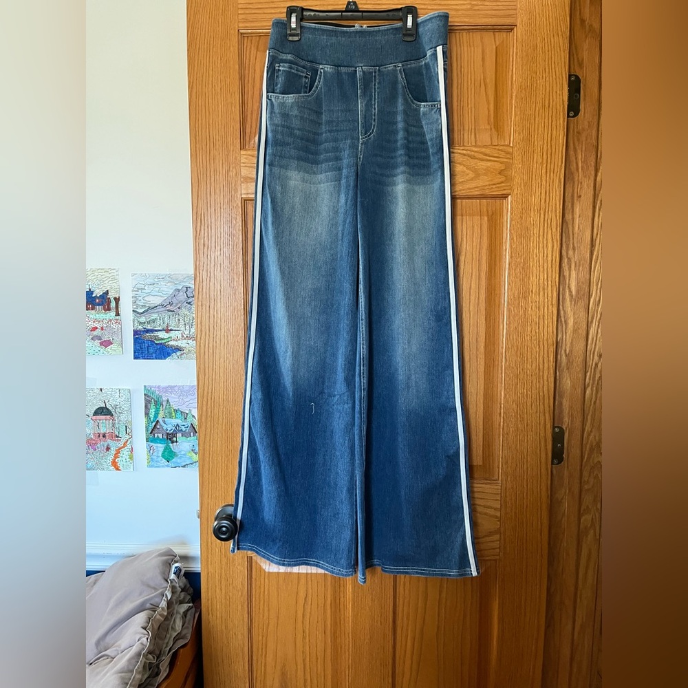 HALARA Dark Blue Flare Jeans with White Trim